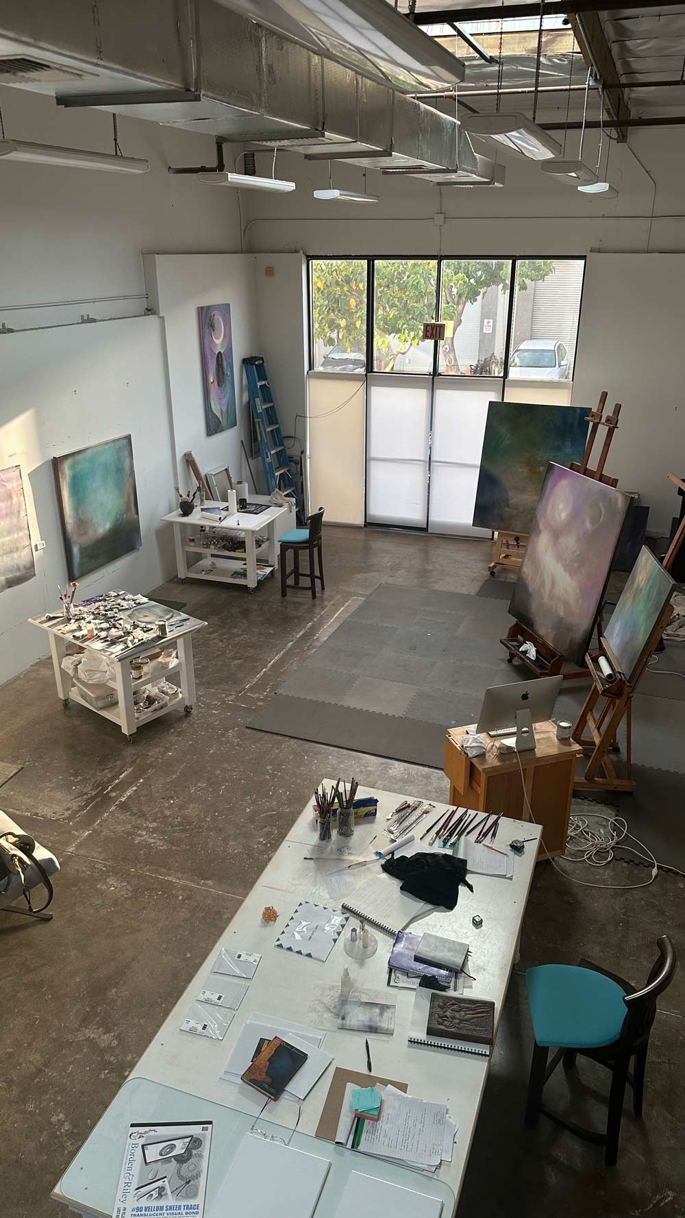 maui-visionary-artist-painting-studio-teal-purple